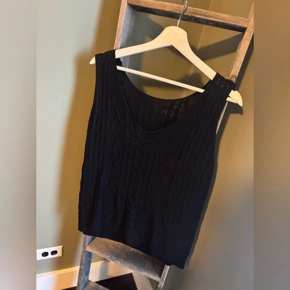 Lightweight Sweater Tank - Picture 4 of 4